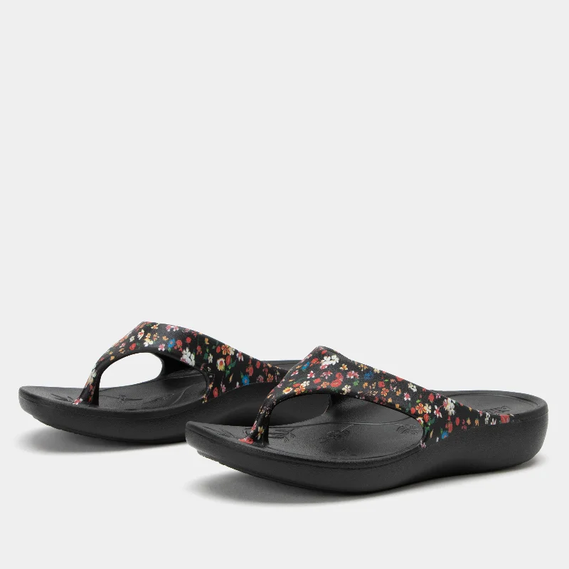 Sandals for beach days-Ode Kindred Sandal