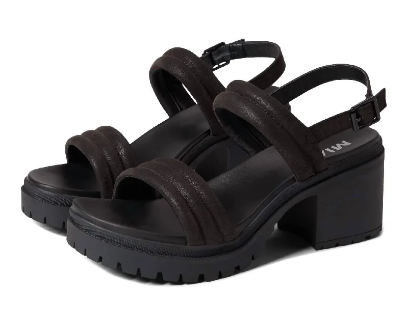 Sandals with flexible vibes-Laurena Sandals In Black